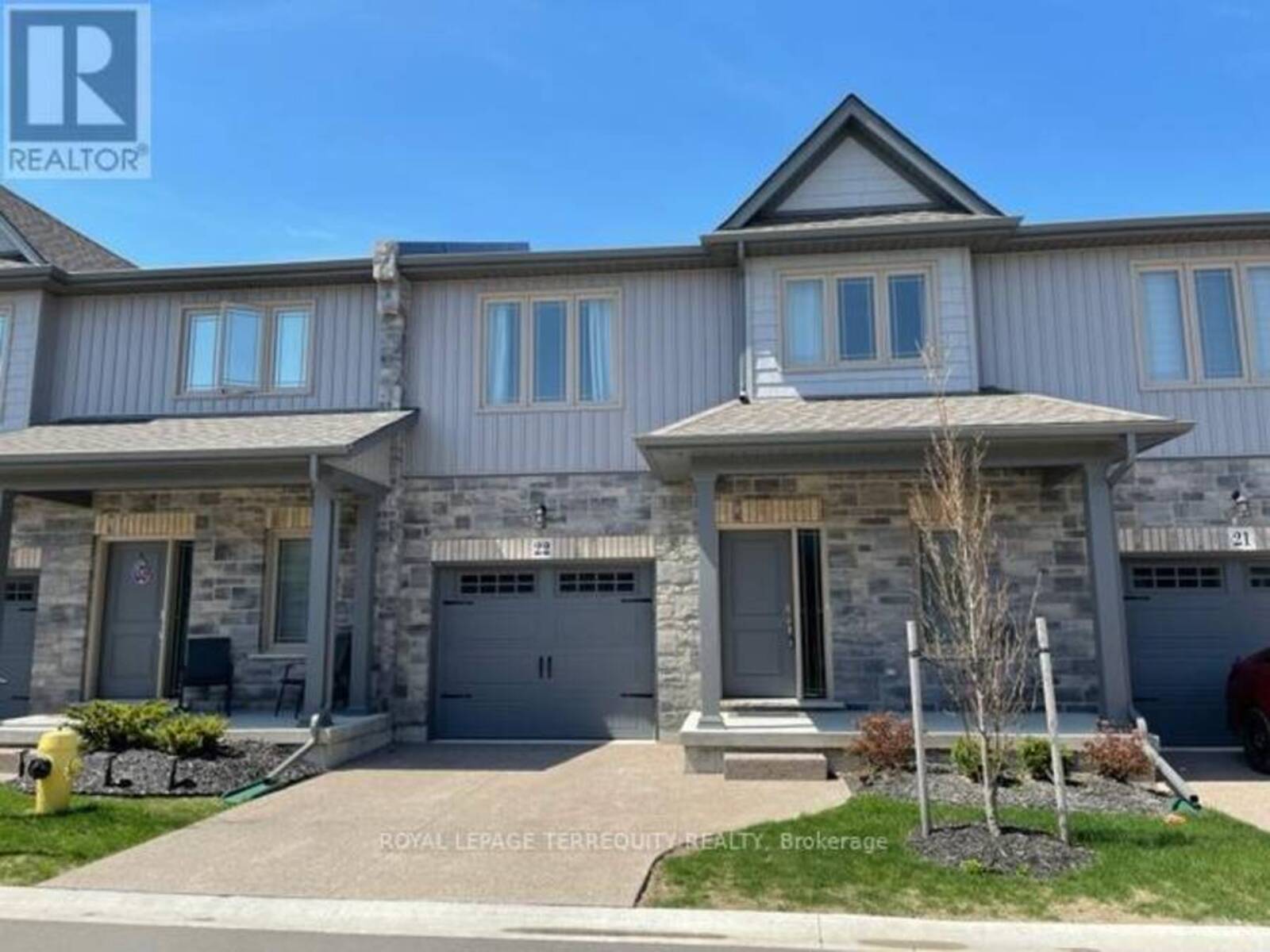22 - 45 DORCHESTER BOULEVARD, St. Catharines, Ontario L2M 0C4