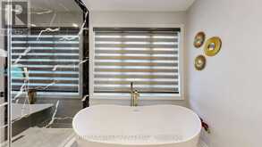 31 MULHOLLAND DRIVE | Vaughan Ontario | Slide Image Thirty-three