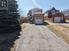 9 LAIDLAW DRIVE N Barrie Ontario, L4N 7S1