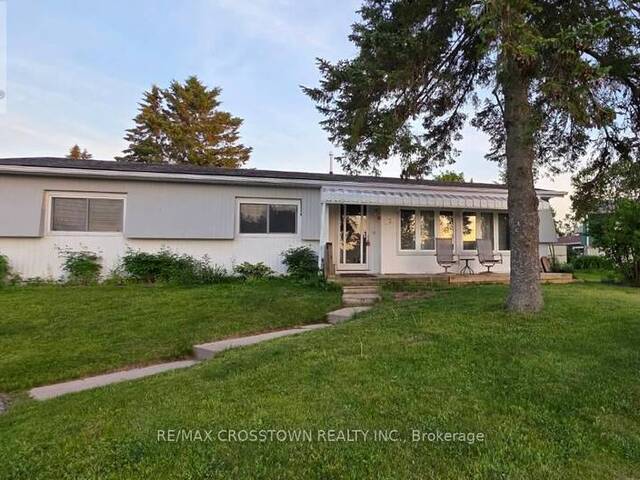 3 FAIRBIRCH COURT Innisfil Ontario, L9S 1R2 - 2 Bedrooms Home For Sale