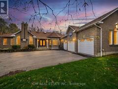 15 TREEGROVE CIRCLE Aurora Ontario, L4G 6M1