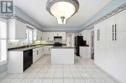 15 TREEGROVE CIRCLE | Aurora Ontario | Slide Image Eleven