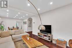 2 FOCH AVENUE | Toronto Ontario | Slide Image Twelve