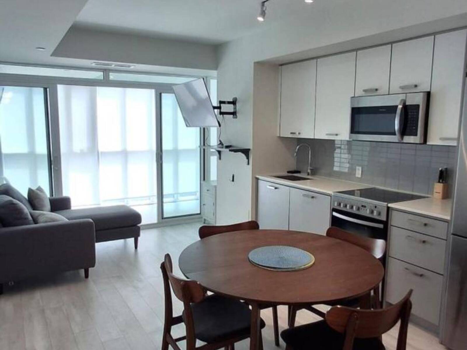 211 - 1630 QUEEN STREET E, Toronto, Ontario M4L 0B3