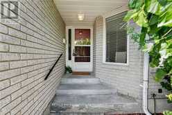 11 GARDEN DRIVE | Smithville Ontario | Slide Image Three