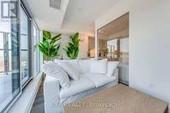 415 - 5 LAKEVIEW AVENUE | Toronto Ontario | Slide Image Nine