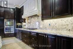 452 FERNLEIGH CIRCLE S | Richmond Hill Ontario | Slide Image Twelve