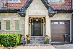 452 FERNLEIGH CIRCLE S | Richmond Hill Ontario | Slide Image Two