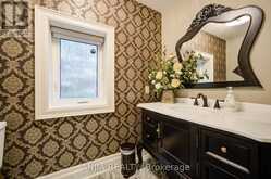 452 FERNLEIGH CIRCLE S | Richmond Hill Ontario | Slide Image Seventeen