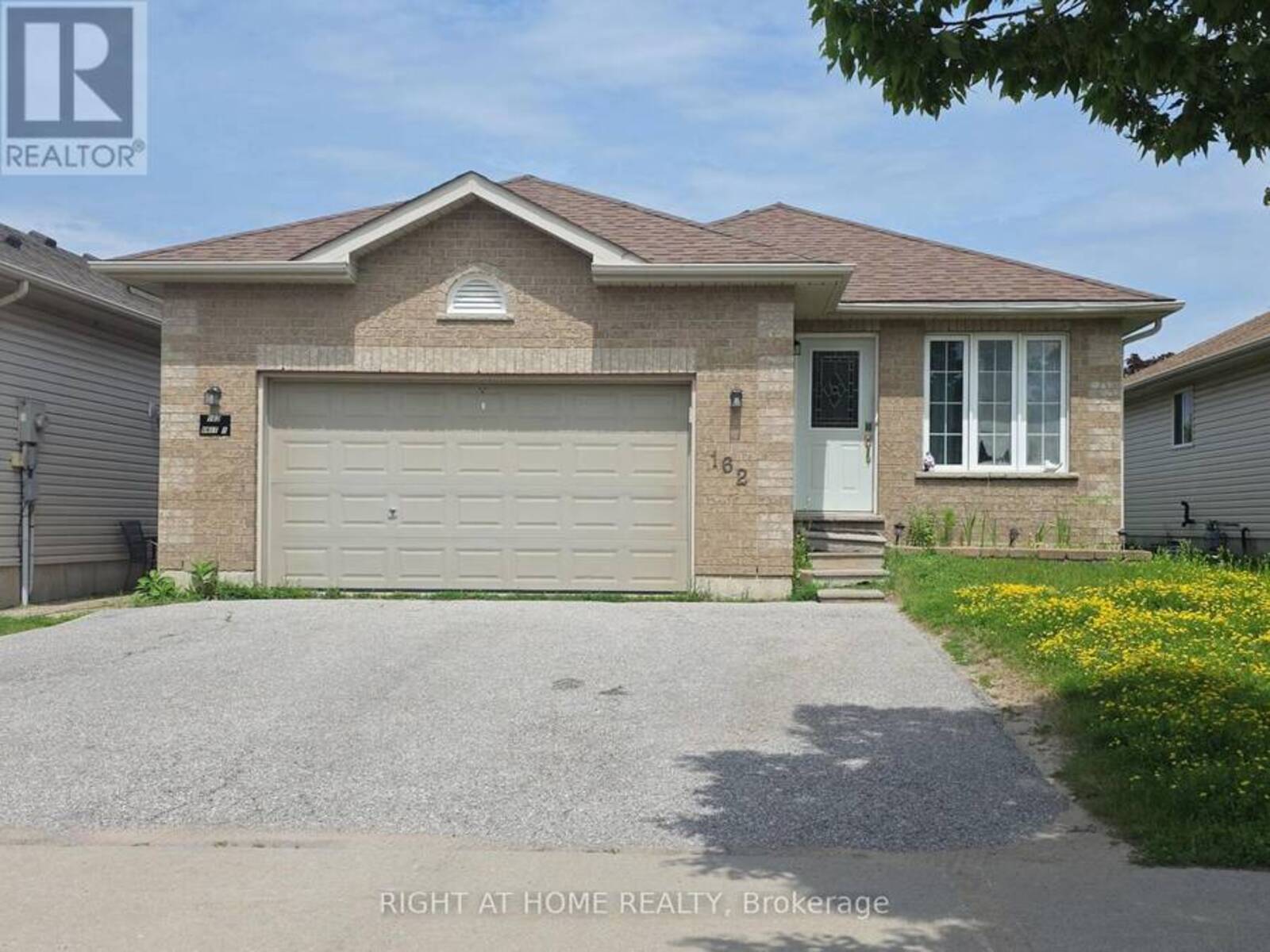 162 HANMER STREET E, Barrie, Ontario L4M 6W2