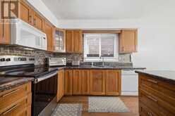 1356 MAPLERIDGE CRESCENT | Oakville Ontario | Slide Image Twelve