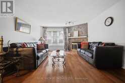 1356 MAPLERIDGE CRESCENT | Oakville Ontario | Slide Image Eight