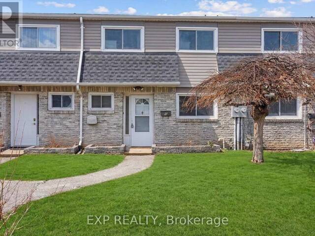 31 - 2050 UPPER MIDDLE ROAD Burlington Ontario, L7P 3R9 - 4 Bedrooms Condo For Sale