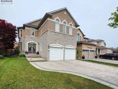 25 LORD NELSON COURT Richmond Hill Ontario, L4S 1Y2
