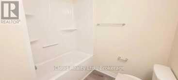 32 - 185 BEDROCK DRIVE | Hamilton Ontario | Slide Image Sixteen
