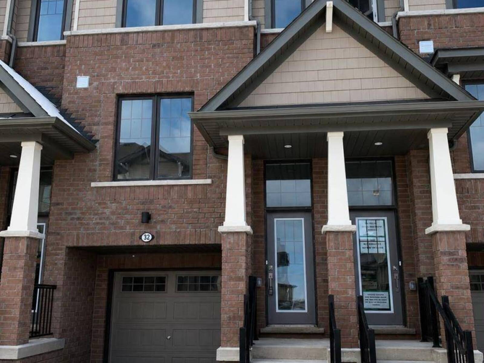 32 - 185 BEDROCK DRIVE, Hamilton, Ontario L8J 0M5