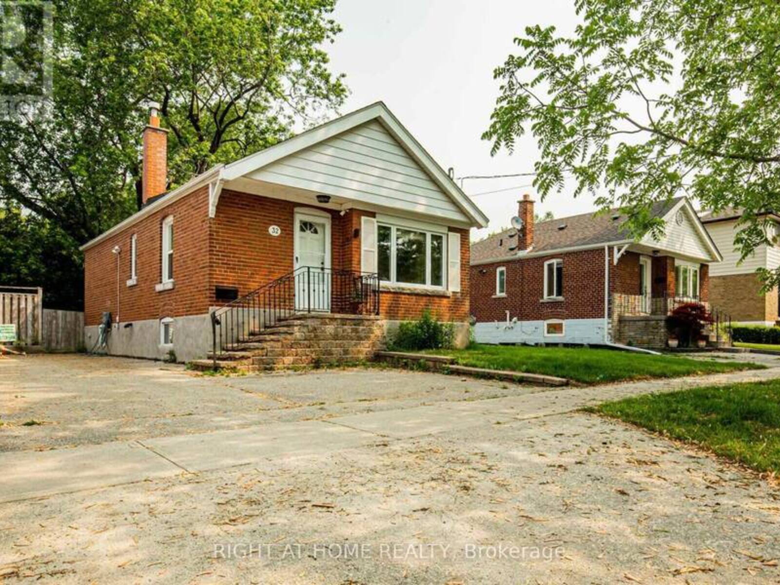 32 FLORENS AVENUE, Toronto, Ontario M1L 1R6