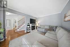 122 BROWNING TRAIL | Barrie Ontario | Slide Image Nine