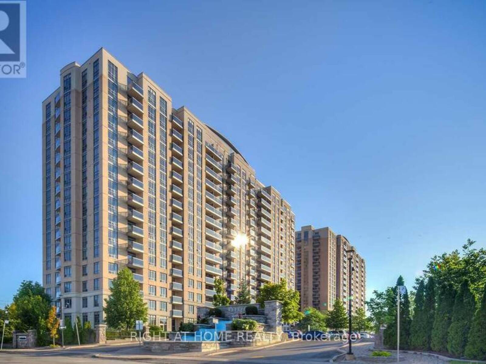 727 - 18 MONDEO DRIVE, Toronto, Ontario M1P 5C8