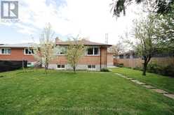 3302 CARDROSS ROAD | Mississauga Ontario | Slide Image Thirty-seven