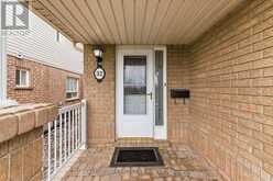 32 SAMANDRIA AVENUE | Whitby Ontario | Slide Image Three