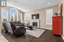 31 ROUTLEDGE DRIVE | Richmond Hill Ontario | Slide Image Ten