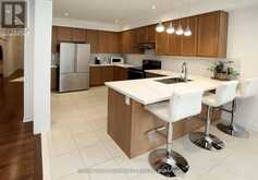 39 KAVANAGH AVENUE | East Gwillimbury Ontario | Slide Image Fifteen