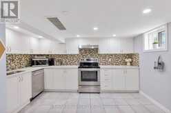 42 STEPHEN DRIVE | Toronto Ontario | Slide Image Thirty-four
