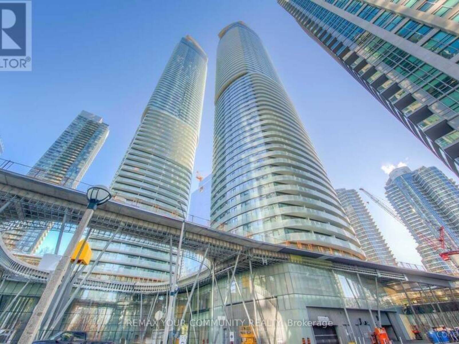1709 - 14 YORK STREET, Toronto, Ontario M5J 0B1