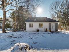 27 CONNOR DRIVE Whitchurch-Stouffville Ontario, L4A 2Z1