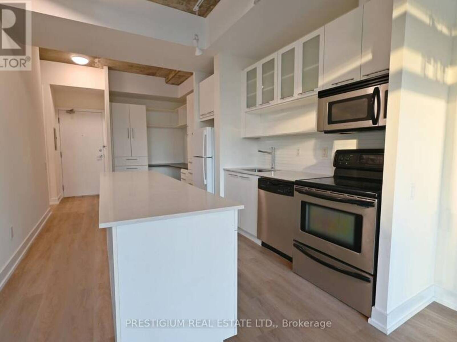 611 - 66 PORTLAND STREET, Toronto, Ontario M5V 2M6