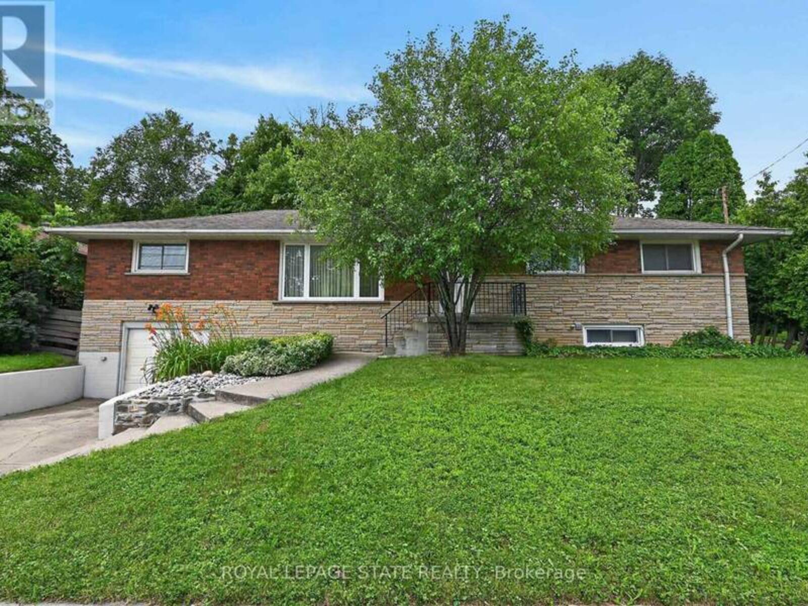 27 AINSLIE AVENUE, Hamilton, Ontario L8S 2J5