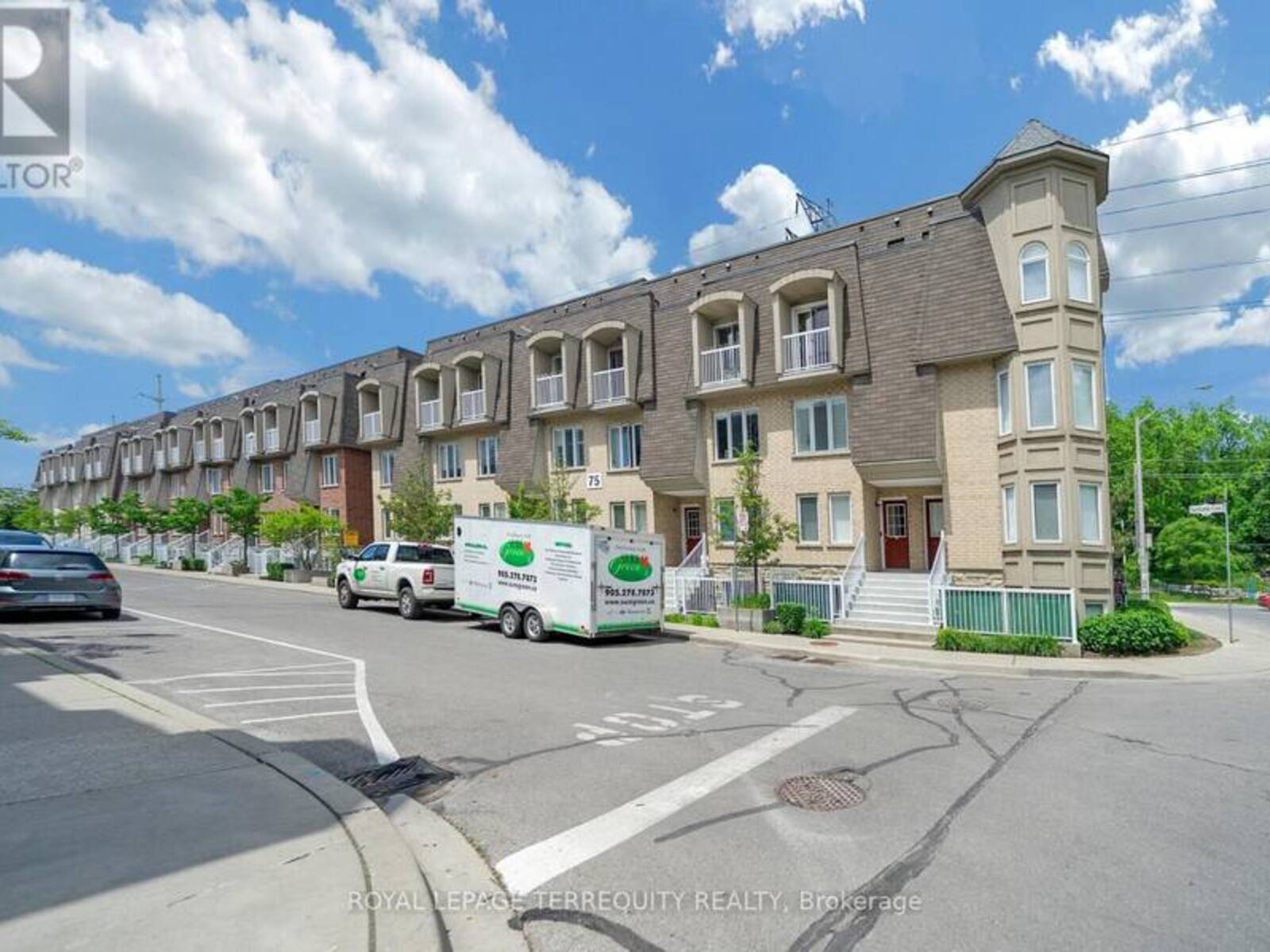 124 - 75 TURNTABLE CRESCENT, Toronto, Ontario M6H 4K8