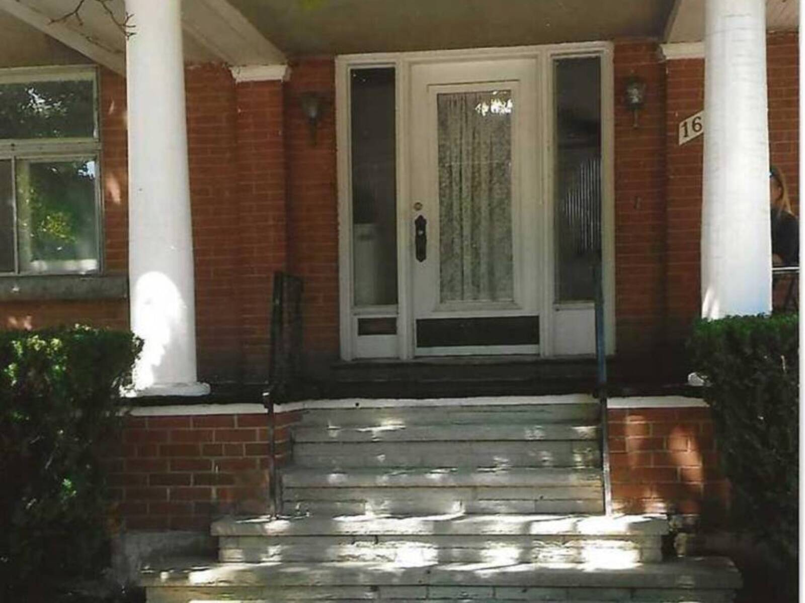 16 WELLINGTON STREET E, Brampton, Ontario L6W 1Y2