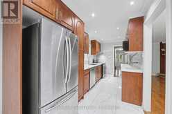 993 LUCERNE CRESCENT | Mississauga Ontario | Slide Image Ten