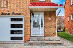 993 LUCERNE CRESCENT | Mississauga Ontario | Slide Image Two