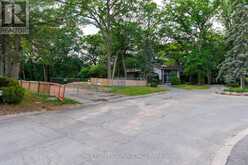 10 WOODMERE COURT | Toronto Ontario | Slide Image Four
