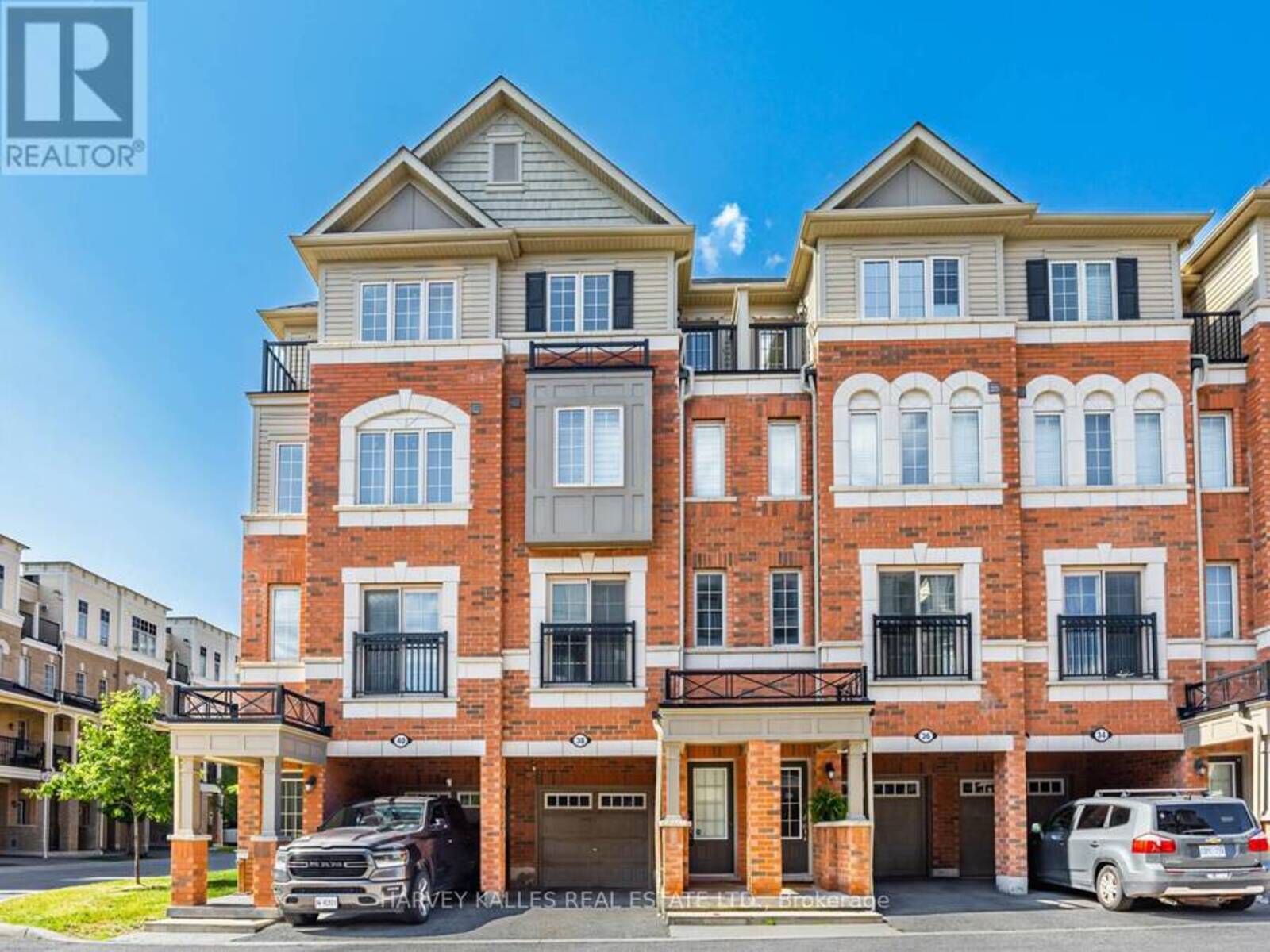 38 GLENSTAL PATH, Oshawa, Ontario L1L 0L2