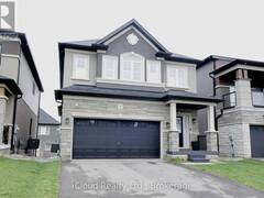 8 WHITTON DRIVE Paris Ontario, N3L 0L1