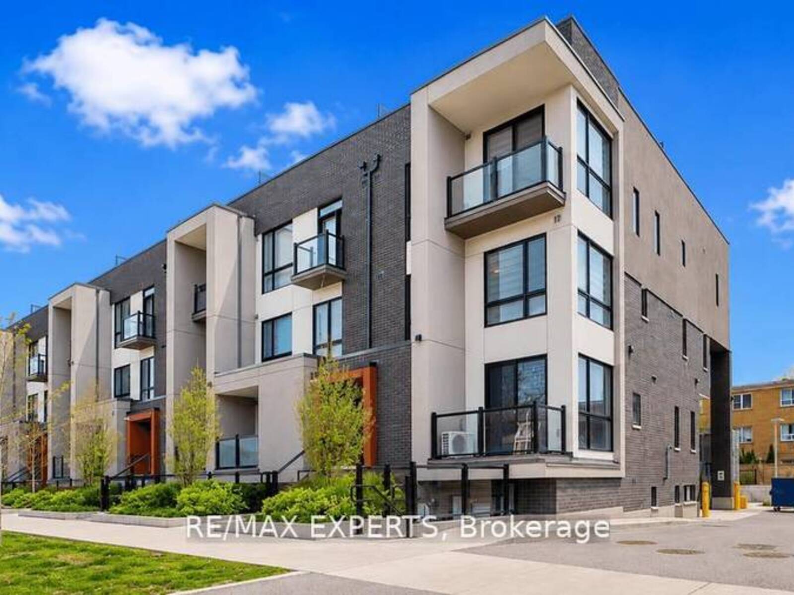 7 - 8 MARQUETTE AVENUE, Toronto, Ontario M6A 0E1