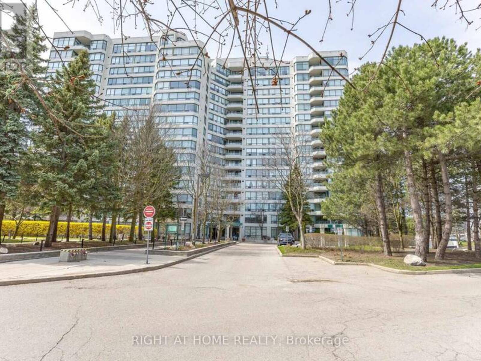 1001 - 120 PROMENADE CIRCLE, Vaughan, Ontario L4J 7W9