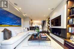 70 SUMMERHILL GARDENS | Toronto Ontario | Slide Image Nine