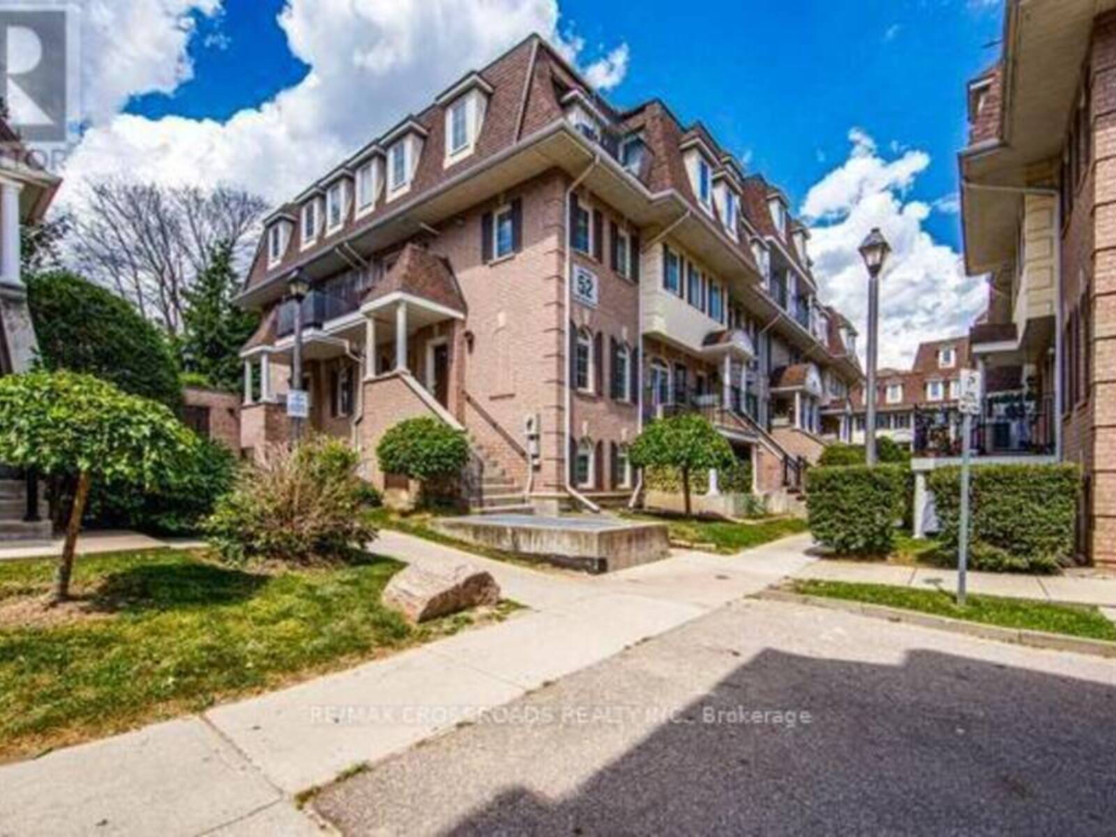 204 - 52 SIDNEY BELSEY CRESCENT, Toronto, Ontario M6M 5J1