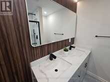 137 WILLOW LANE | Newmarket Ontario | Slide Image Nine