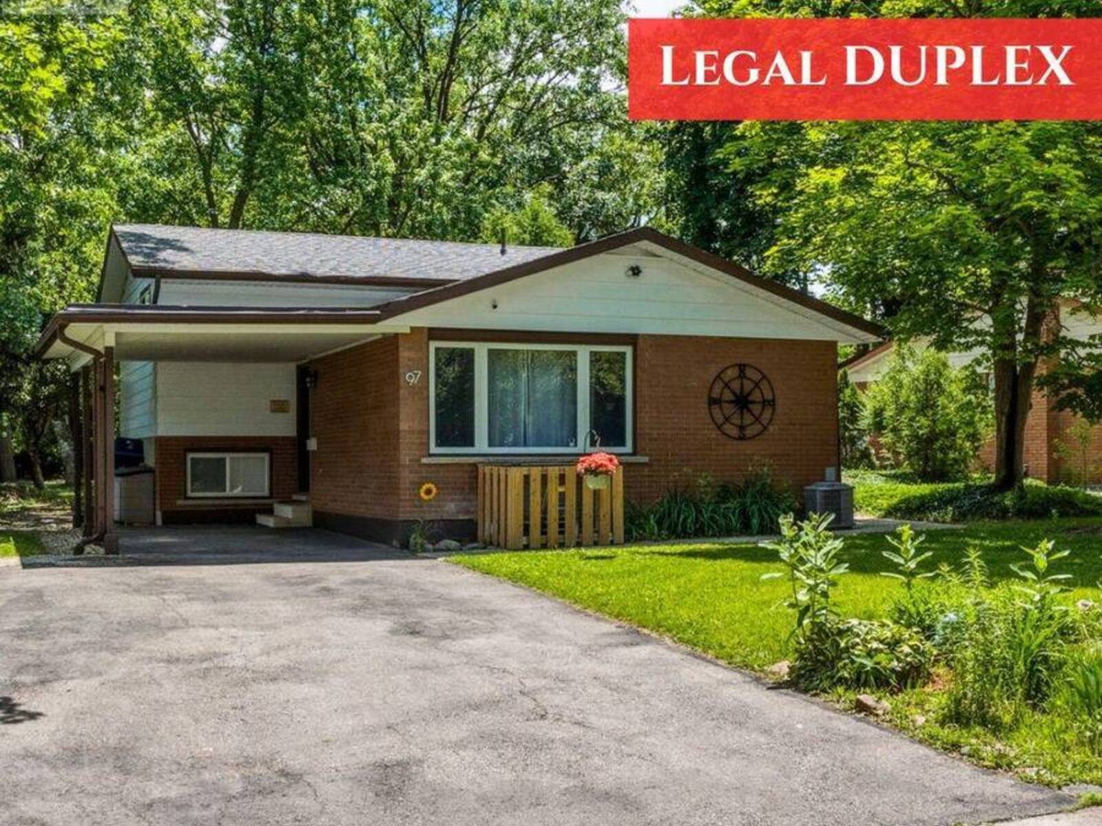 97 BLYTHWOOD ROAD, Waterloo, Ontario N2L 4A1