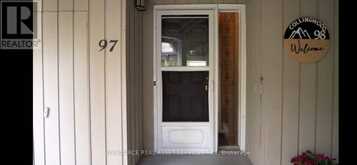 97 - 18 RAMBLINGS WAY | Collingwood Ontario | Slide Image Thirteen