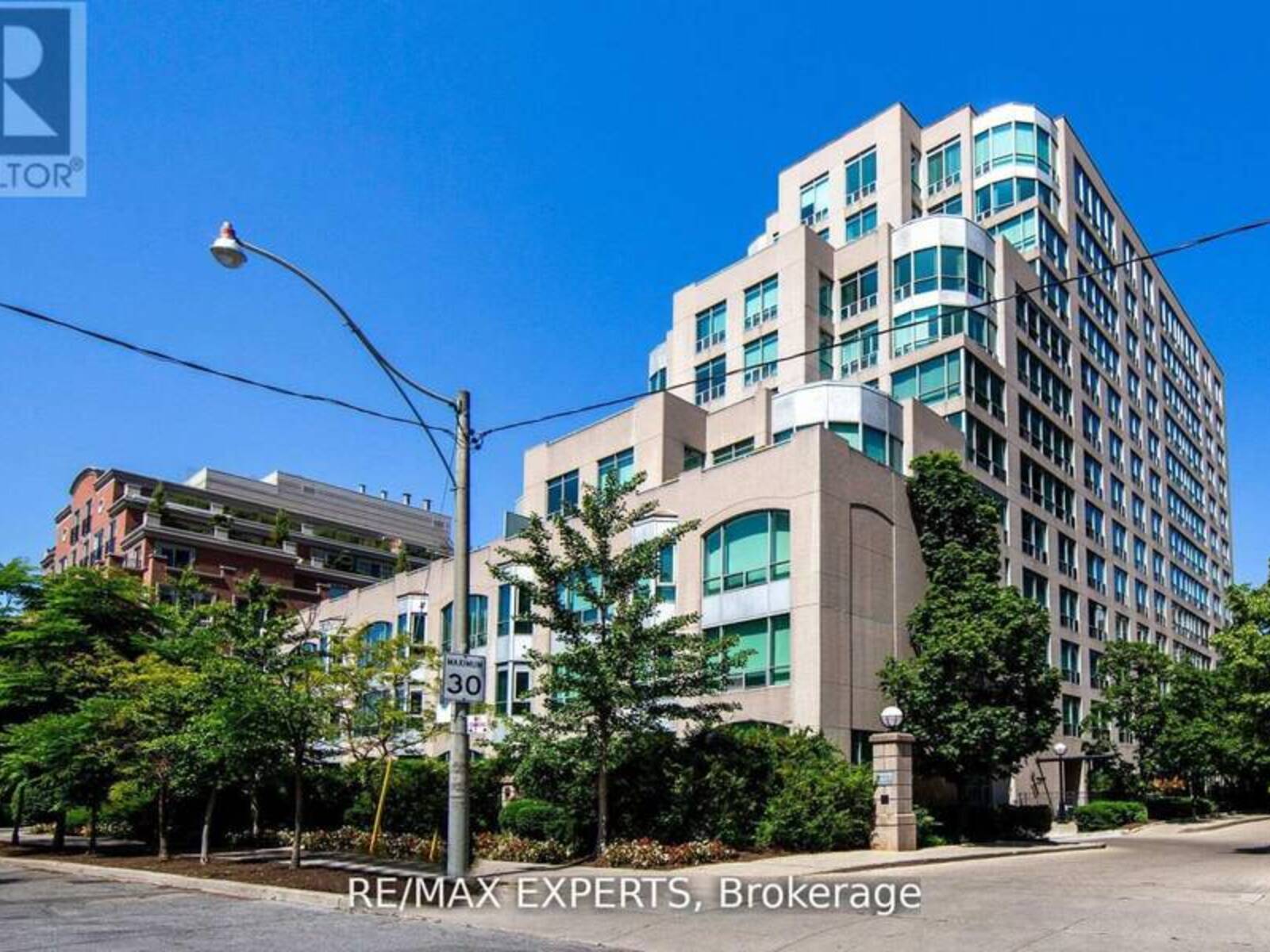 1006 - 942 YONGE STREET, Toronto, Ontario M4W 3S8