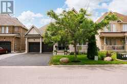 32 BEECHENER STREET | Georgina Ontario | Slide Image Two