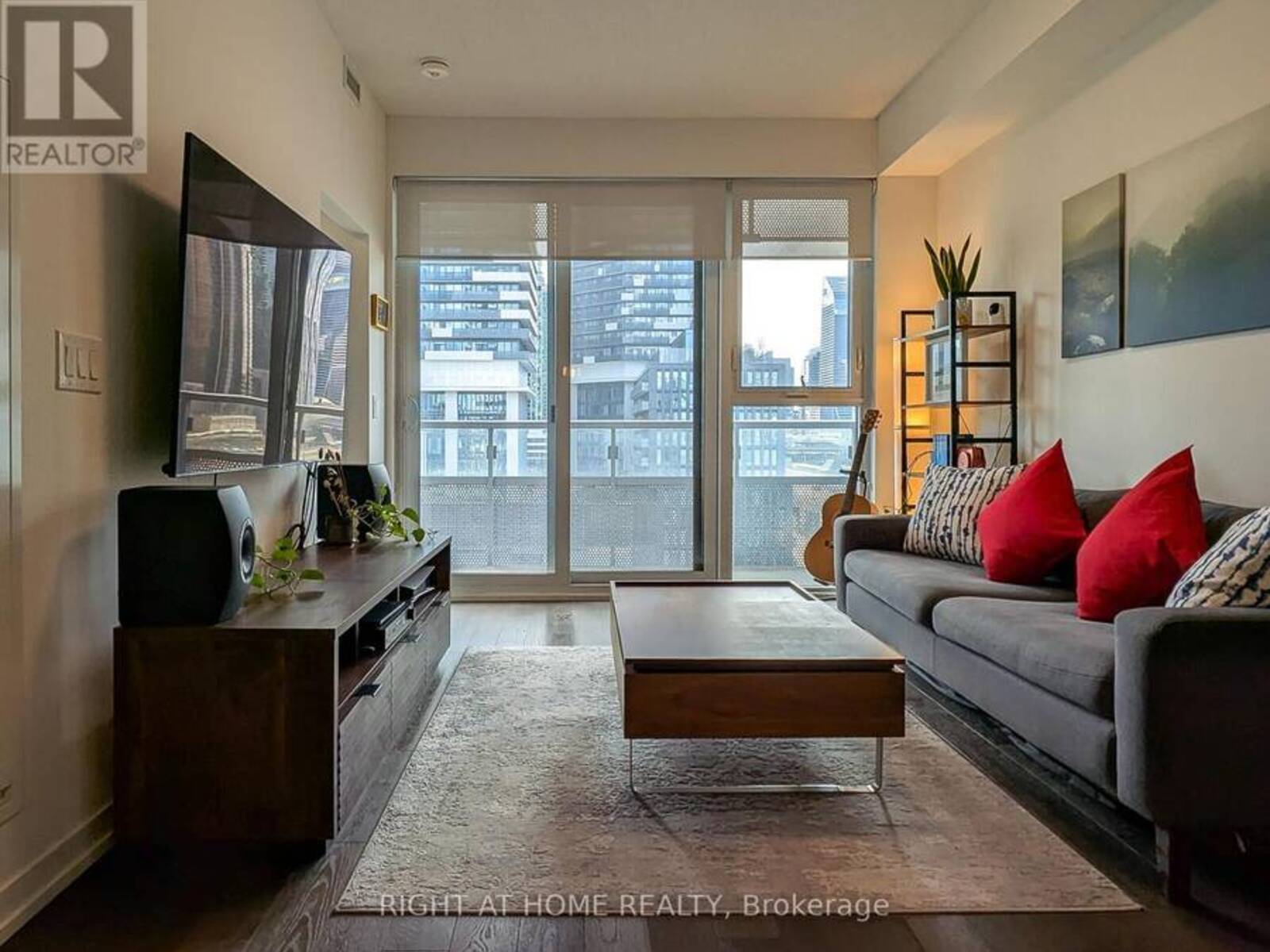 609 - 15 LOWER JARVIS STREET, Toronto, Ontario M5E 0C4
