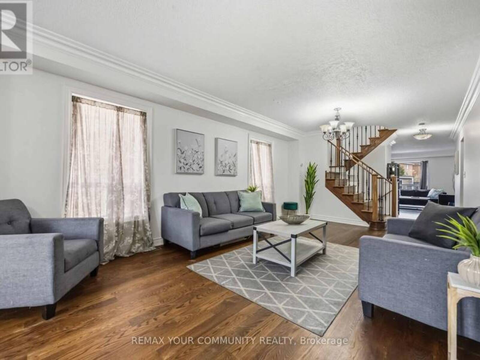 56 HIRST AVENUE, Georgina, Ontario L4P 4E5